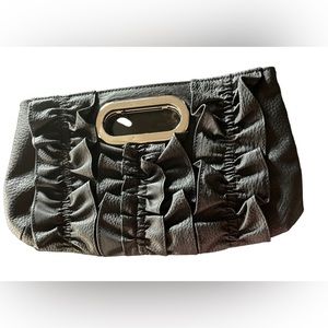 BLACK RUFFEL HAND BAG /CLUTCH